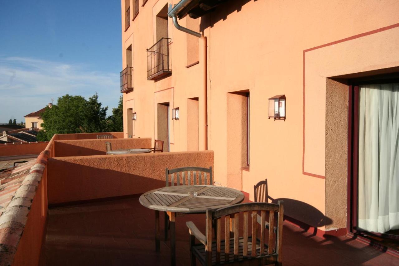 Hotel El Rancho เซโกเวีย ภายนอก รูปภาพ
