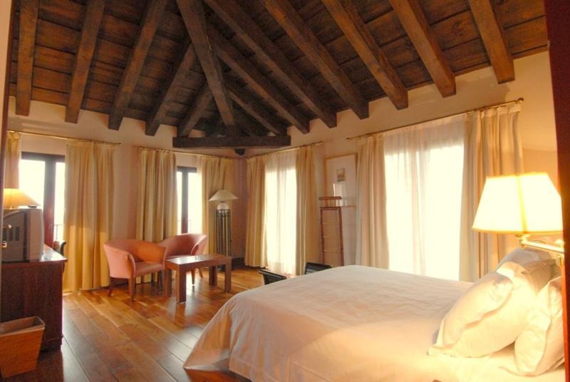 Hotel El Rancho เซโกเวีย ภายนอก รูปภาพ