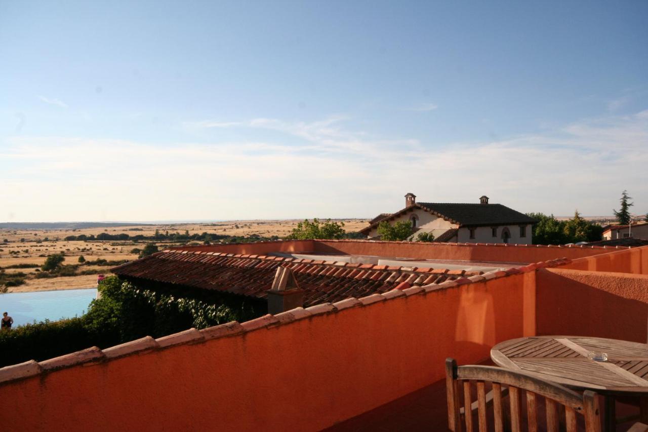 Hotel El Rancho เซโกเวีย ภายนอก รูปภาพ