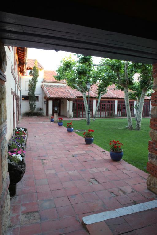 Hotel El Rancho เซโกเวีย ภายนอก รูปภาพ