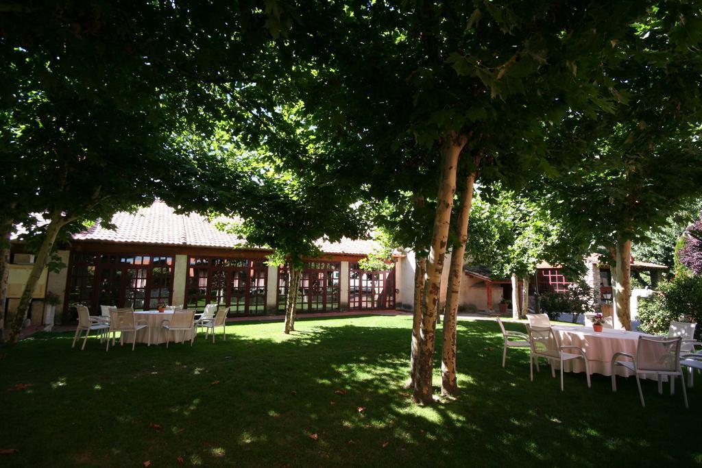 Hotel El Rancho เซโกเวีย ภายนอก รูปภาพ