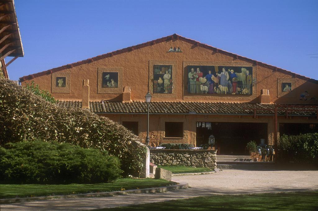 Hotel El Rancho เซโกเวีย ภายนอก รูปภาพ
